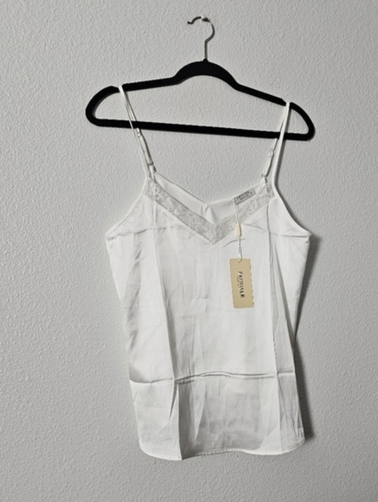 ecouver Tops - Women’s White Lace-Trim Camisole with Adjustable Straps Sz M